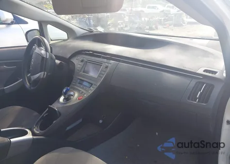 2013 Toyota Prius Three z USA, uszkodzony, nr VIN JTDKN3DU8D5547390